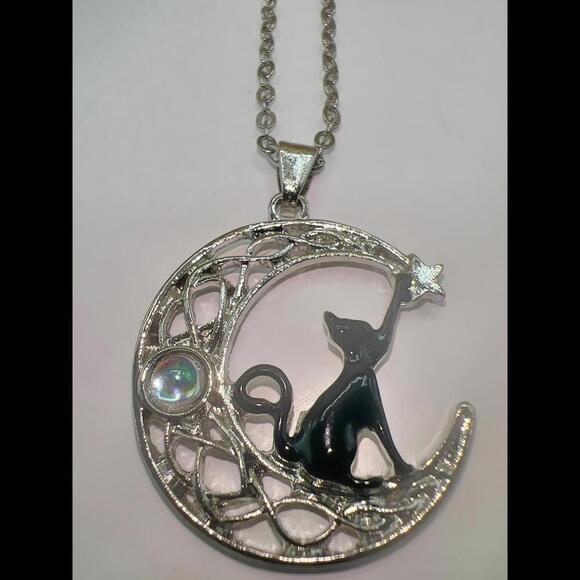 Elegant Cat and Moon Pendant Necklace - Picture 6 of 10